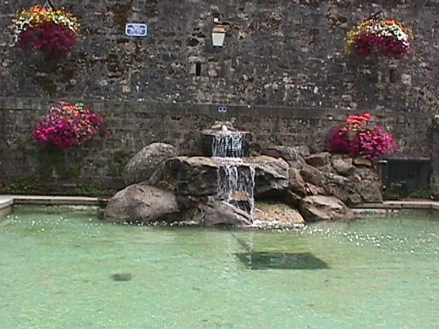 Cascade et bassin au jardin public de La Souterraine