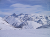 Montagnes enneigees du haut des pistes