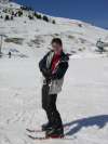 Pticul sur ses patinettes met ses gants