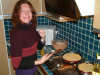 Sophie s'occupe fierement des crepes