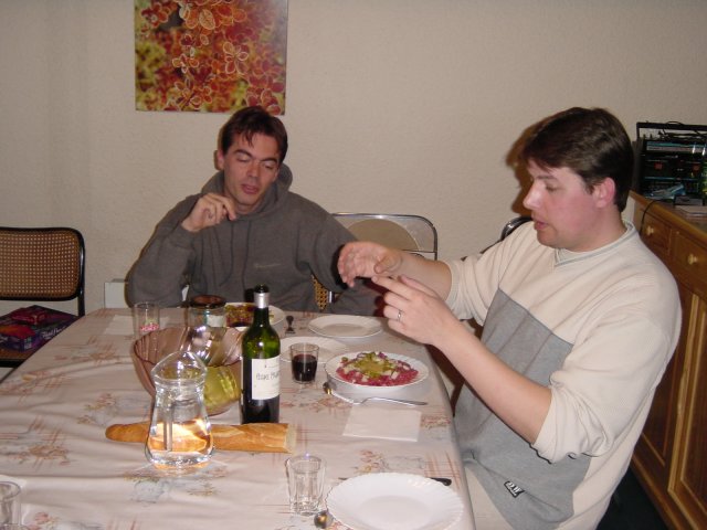 Pticul et Bi a table