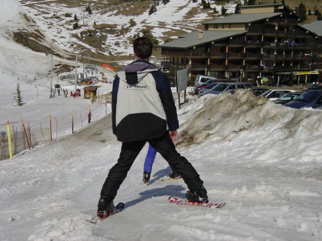 Chasse-neige pour aller au cafe': Pticul et Bi devant