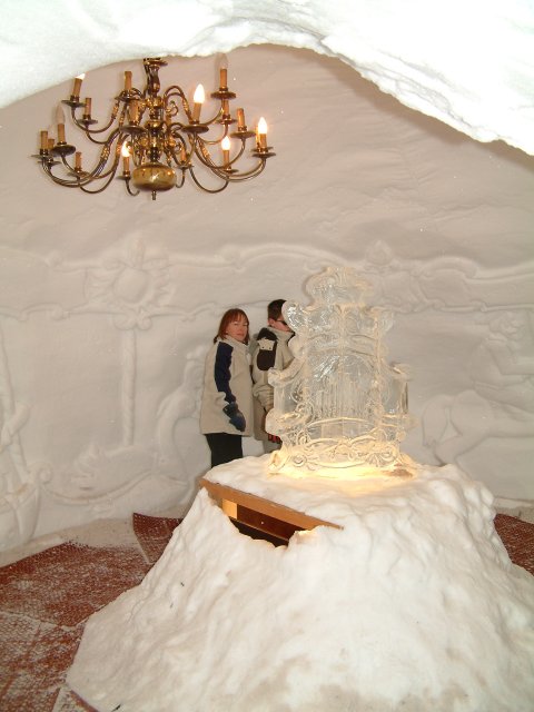 Dans la grotte de glace de l'Alpe d'Huez