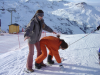 Coralie tient l'equilibre pendant que Sophie se casse la figure