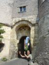 Nico fait le con devant la Porte de Ormeaux