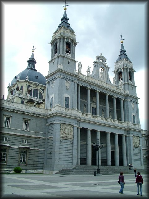 Catedral de La Almudena next to Palacio Real