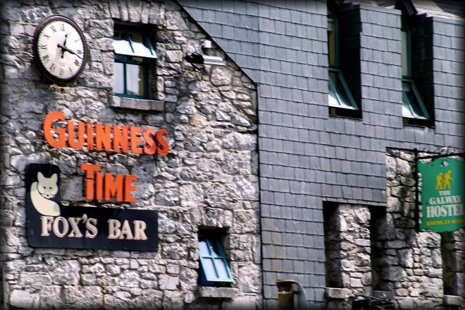 Guiness Time at the Fox's Bar, next to the Galway Hostel. We went to none.