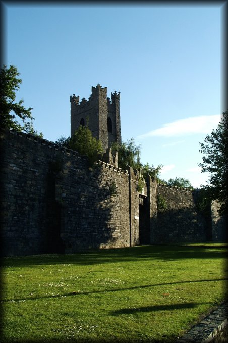 Dublin City Wall and gate