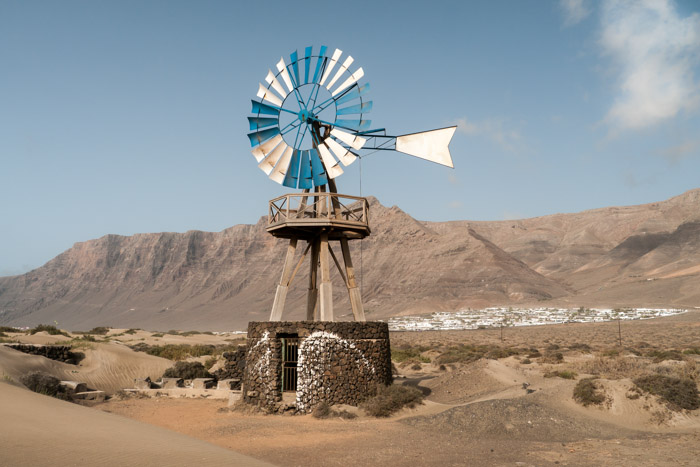 Blue & white wind pump
