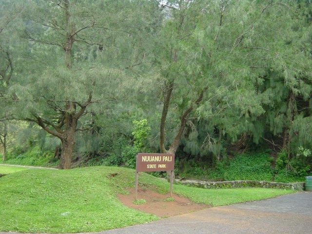 Nuuanu Pali sign