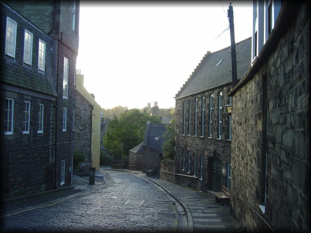Belford Road (Bell's Brae), on the east side of the city