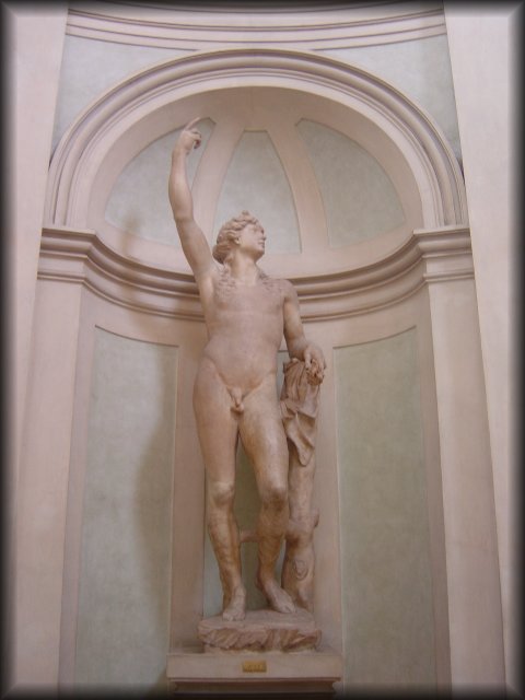 Statue of Appolo at the Galeria degli Uffizi, Firenze
